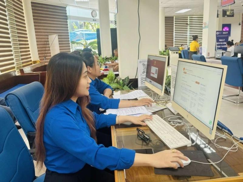 Tuổi trẻ Gia Lai ra quân hỗ trợ người dân thực hiện thủ tục hành chính - Ảnh 3.