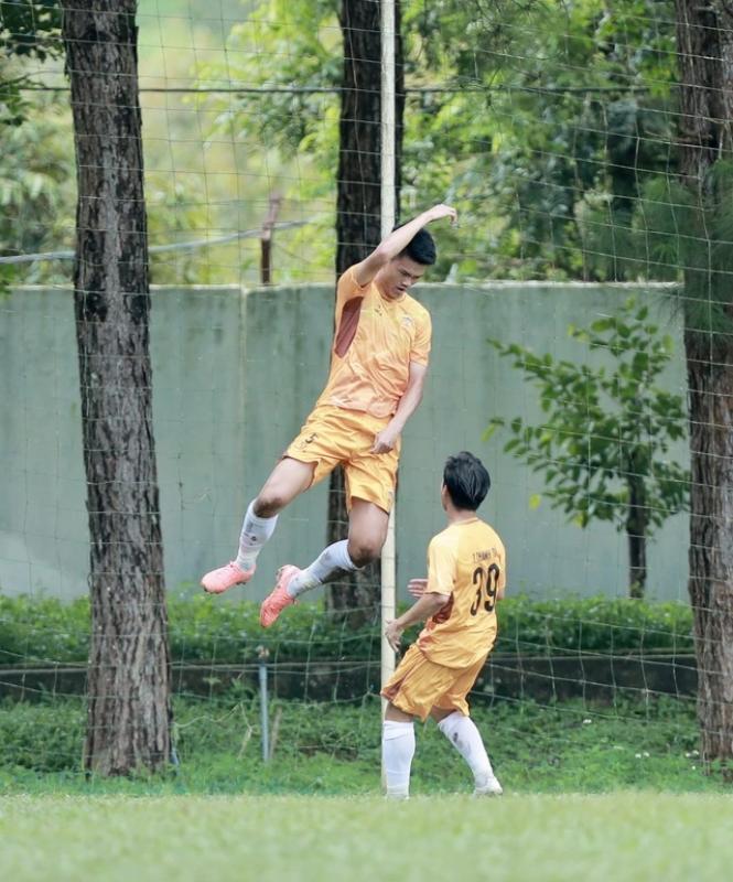 'Báu vật' của bầu Đức ghi bàn, HAGL thẳng tiến vào vòng chung kết U.21- Ảnh 1. 'Báu vật' của bầu Đức ghi bàn, HAGL thẳng tiến vào vòng chung kết U.21- Ảnh 1.