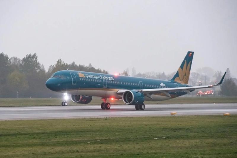 Máy bay Vietnam Airlines hạ cánh khẩn xuống Đà Nẵng cứu hành khách người Hàn Quốc - Ảnh 1. Máy bay Vietnam Airlines hạ cánh khẩn xuống Đà Nẵng cứu hành khách người Hàn Quốc - Ảnh 1.