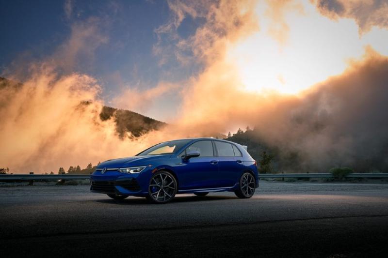 Volkswagen Golf sắp bán tại Việt Nam, có bản mạnh ngang Civic Type R - Ảnh 1. Rộ tin Volkswagen Goft sắp bán tại Việt Nam, có bản mạnh như Civic Type R - Ảnh 1.