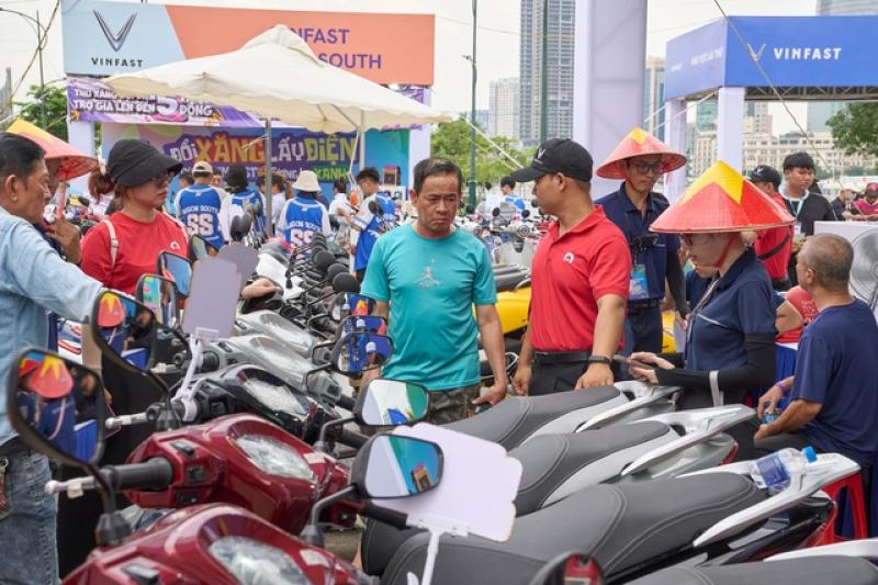 Thị trường xe máy Việt Nam tăng trưởng nhanh nhất Đông Nam Á, xe điện hút khách - Ảnh 3.