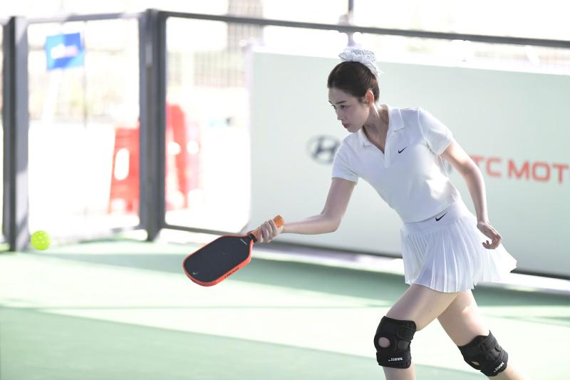 Hoa hậu Hà Trúc Linh cùng dàn bóng hồng khuấy động giải pickleball Việt Nam - Ảnh 4. Hoa hậu Hà Trúc Linh cùng dàn bóng hồng khuấy động giải pickleball Việt Nam - Ảnh 4.