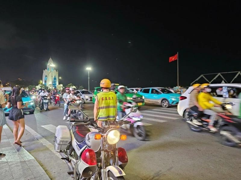 Người đăng clip ‘sợ’ Nha Trang bị phạt 5 triệu: Bài học trách nhiệm mạng xã hội- Ảnh 2. Người đăng clip ‘sợ’ Nha Trang bị phạt 5 triệu: Bài học trách nhiệm mạng xã hội- Ảnh 2.
