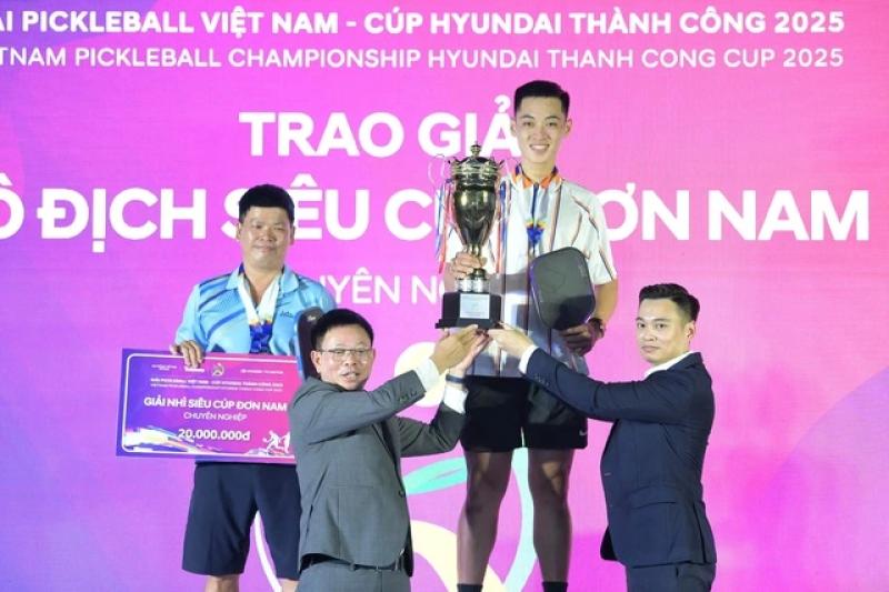 Trương Vinh Hiển thắng lớn ở giải pickleball Việt Nam 2025- Ảnh 1. Trương Vinh Hiển thắng lớn ở giải pickleball Việt Nam 2025- Ảnh 1.