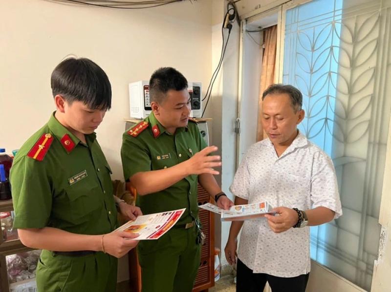 Công an TP.HCM ra quân xóa 'chuồng cọp'- Ảnh 11. Công an TP.HCM ra quân xóa 'chuồng cọp'- Ảnh 11.