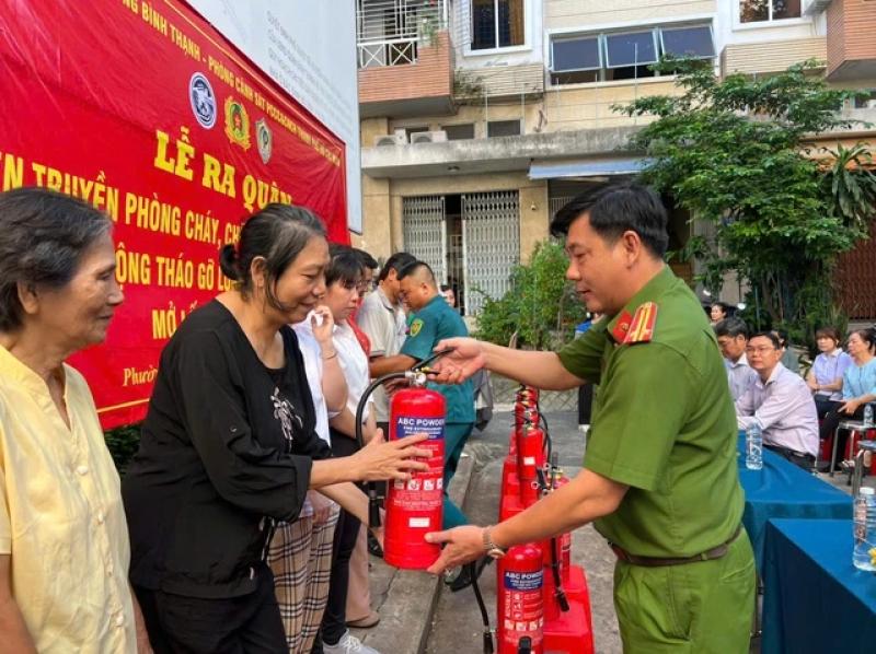 Công an TP.HCM ra quân xóa 'chuồng cọp'- Ảnh 2. Công an TP.HCM ra quân xóa 'chuồng cọp'- Ảnh 2.