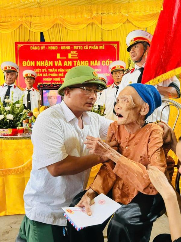 Những người mẹ trăm tuổi đón con 'trở về'- Ảnh 5. Những người mẹ trăm tuổi đón con 'trở về'- Ảnh 5.