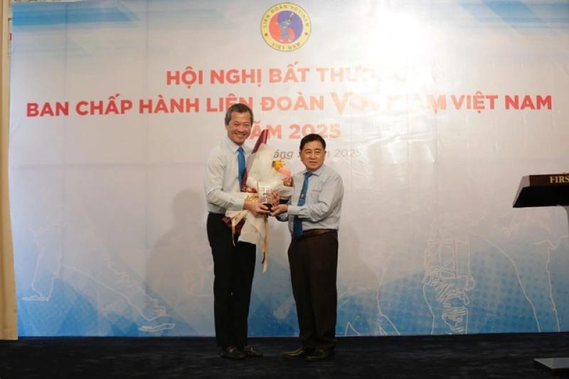 Doanh nhân Mai Hữu Tín thôi giữ chức Chủ tịch Liên đoàn Vovinam Việt Nam - Ảnh 1. Doanh nhân Mai Hữu Tín thôi giữ chức Chủ tịch Liên đoàn Vovinam Việt Nam - Ảnh 1.