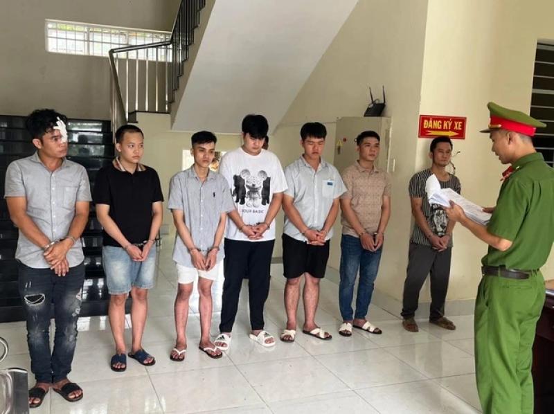 TP.HCM: Bắt tạm giam 2 nhóm thanh niên ở phường Tân Thành đuổi chém nhau - Ảnh 1.