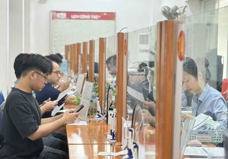 Người lao động đối diện làn sóng thất nghiệp- Ảnh 1. Người lao động đối diện làn sóng thất nghiệp- Ảnh 1.