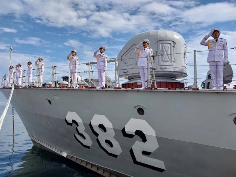 Bộ Quốc phòng kiểm tra luyện tập diễu binh trên biển - Ảnh 3.