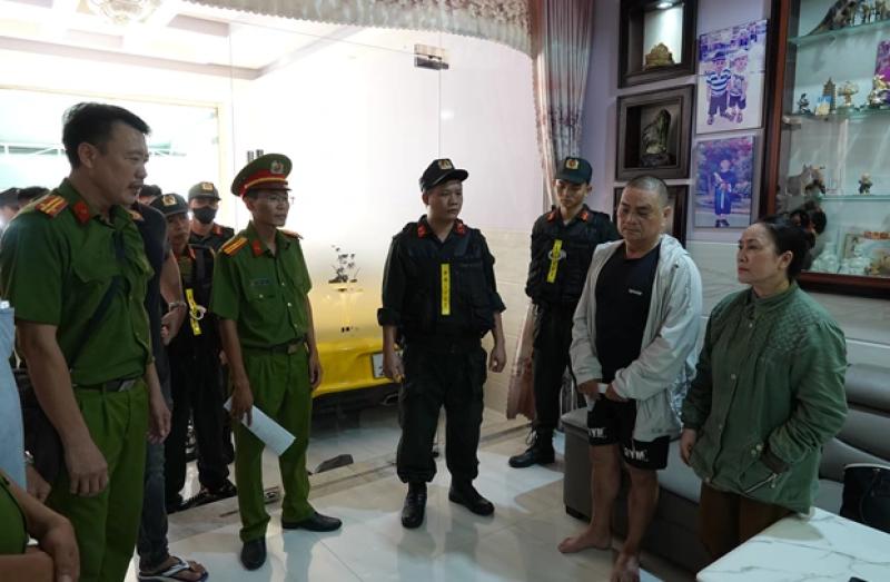 Công an Lâm Đồng triệt phá nhóm cho vay lãi nặng thu lãi 'khủng' ở Phan Thiết - Ảnh 1.