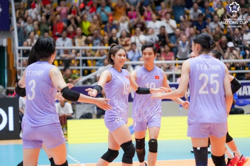 Đánh bại Philippines, đội tuyển bóng chuyền nữ Việt Nam đấu Thái Lan: Tranh vô địch SEA V.League- Ảnh 1. Đánh bại Philippines, đội tuyển bóng chuyền nữ Việt Nam đấu Thái Lan: Tranh vô địch SEA V.League- Ảnh 1.