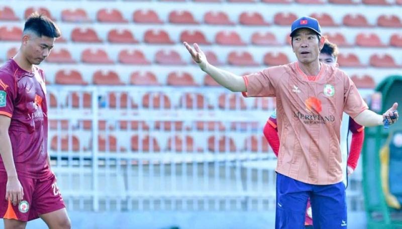CLB Bình Định chuyển thành Quy Nhơn United: Đổi tên 4 lần trong 4 năm, không bỏ hạng nhất- Ảnh 2. CLB Bình Định chuyển thành Quy Nhơn United: Đổi tên 4 lần trong 4 năm, không bỏ hạng nhất- Ảnh 2.