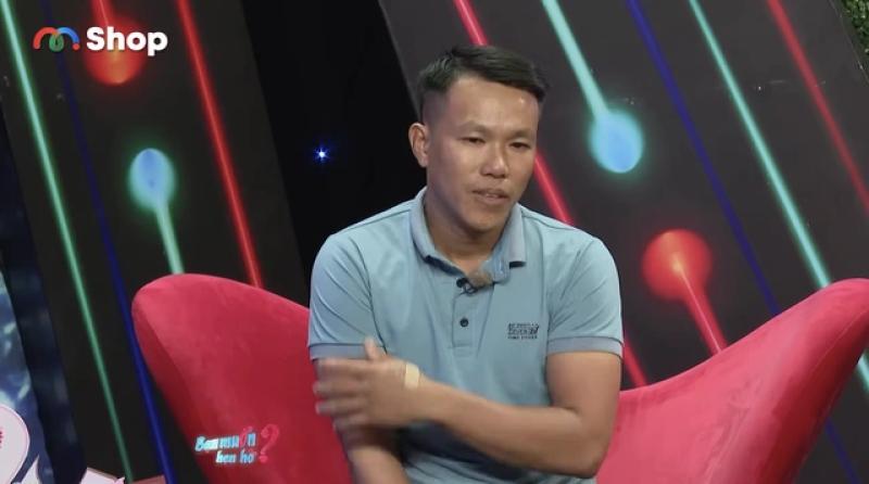 Mẹ 'giục' con gái bấm nút với nhân viên phòng cháy chữa cháy trên show hẹn hò - Ảnh 2.