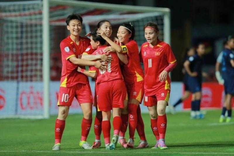 HLV Campuchia khen nữ Việt Nam quá mạnh, HLV Mai Đức Chung 'tính tôi hơi tham nên...'- Ảnh 2. HLV Campuchia khen nữ Việt Nam quá mạnh, HLV Mai Đức Chung 'tính tôi hơi tham nên...'- Ảnh 2.