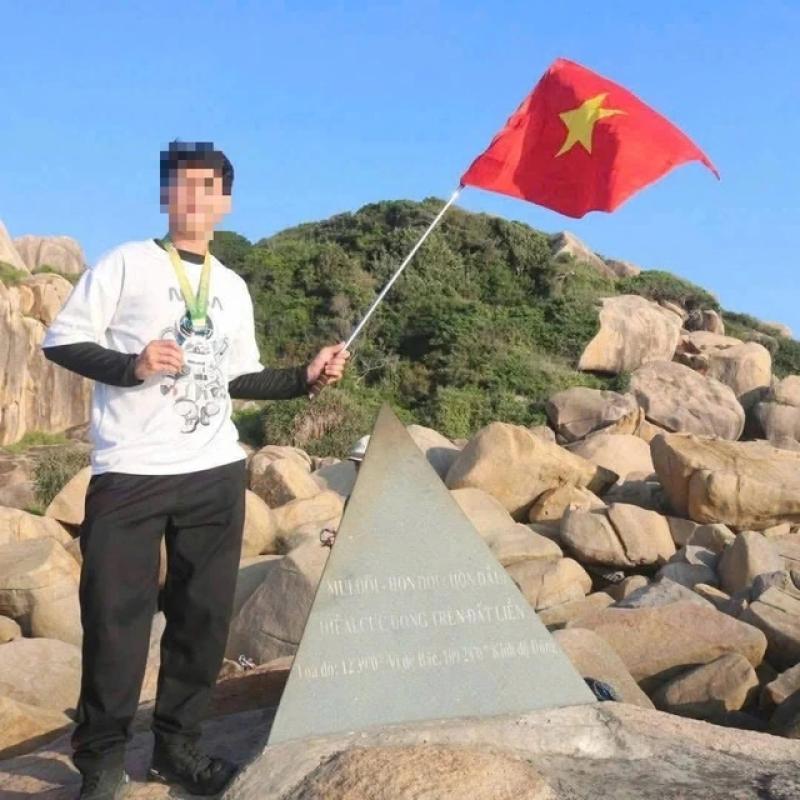 Hàng trăm người tìm kiếm nam thanh niên mất tích khi leo núi tại Khánh Hòa- Ảnh 1. Hàng trăm người tìm kiếm nam thanh niên mất tích khi leo núi tại Khánh Hòa- Ảnh 1.