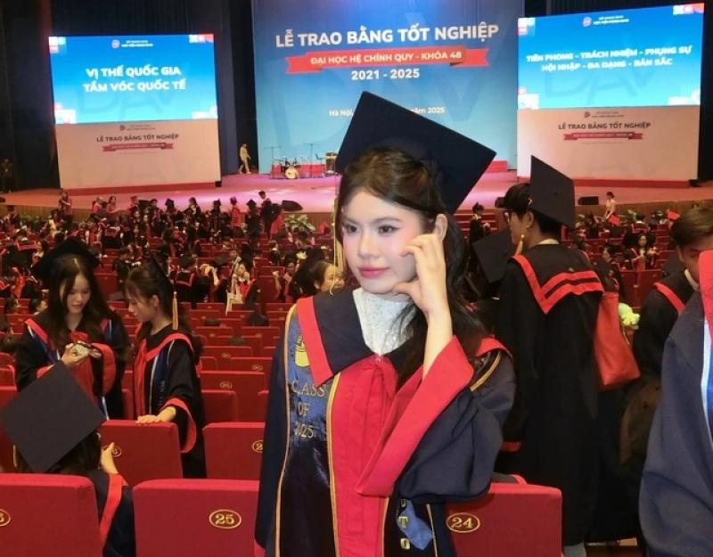 Nữ sinh xinh đẹp tốt nghiệp thủ khoa Học viện ngoại giao - Ảnh 3.
