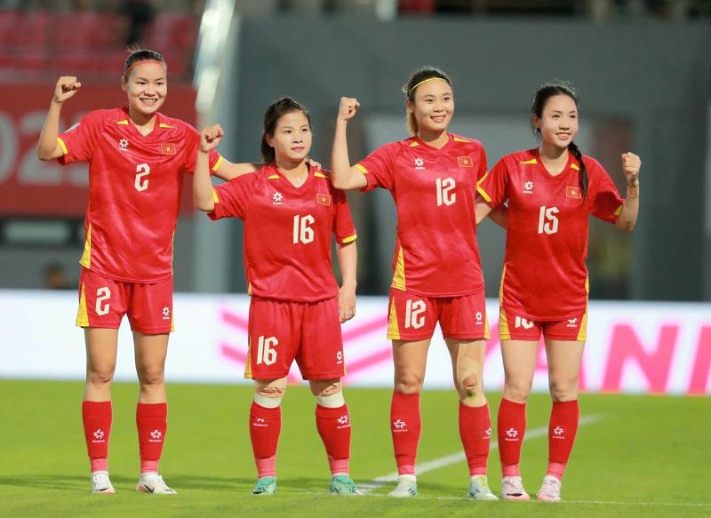 Bảng xếp hạng AFF Cup 2025: Đội tuyển nữ Việt Nam tốp 2, hẹn 'kình địch' Thái Lan- Ảnh 2. Bảng xếp hạng AFF Cup 2025: Đội tuyển nữ Việt Nam tốp 2, hẹn 'kình địch' Thái Lan- Ảnh 2.