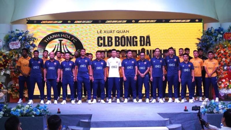 Bầu Đoan phát biểu cực hay, CLB Thanh Hóa ra mắt tân HLV ‘vừa lạ vừa quen’- Ảnh 7. Bầu Đoan phát biểu cực hay, CLB Thanh Hóa ra mắt tân HLV ‘vừa lạ vừa quen’- Ảnh 7.