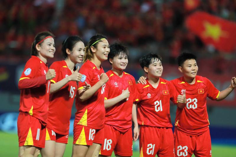 Bảng xếp hạng AFF Cup 2025: Đội tuyển nữ Việt Nam tốp 2, hẹn 'kình địch' Thái Lan- Ảnh 4. Bảng xếp hạng AFF Cup 2025: Đội tuyển nữ Việt Nam tốp 2, hẹn 'kình địch' Thái Lan- Ảnh 4.