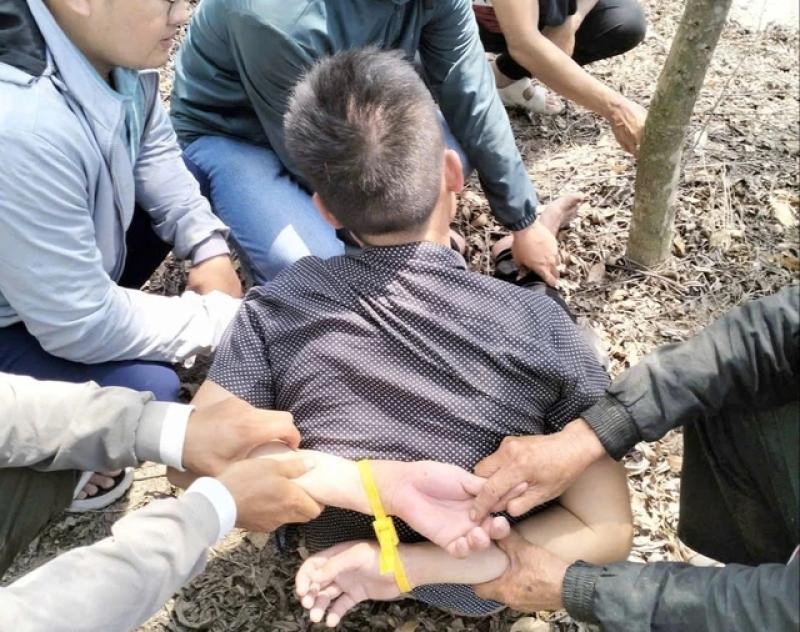 Bắt nghi phạm đâm chủ tiệm photocopy vì xin tiền bất thành - Ảnh 1.