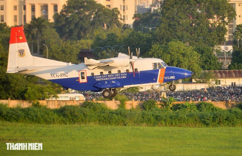 Xem 'ngựa thồ' C-295 khoác áo mới, bay biên đội 4 chiếc trên bầu trời Hà Nội- Ảnh 15. Xem 'ngựa thồ' C-295 khoác áo mới, bay biên đội 4 chiếc trên bầu trời Hà Nội- Ảnh 15.
