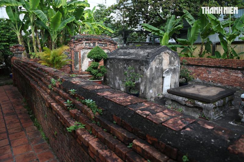 Mộ cổ 198 năm ở TP.HCM, của một 'Ngũ hổ tướng' phò chúa Nguyễn- Ảnh 3. Mộ cổ 198 năm ở TP.HCM, của một 'Ngũ hổ tướng' phò chúa Nguyễn- Ảnh 3.
