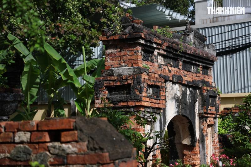 Mộ cổ 198 năm ở TP.HCM, của một 'Ngũ hổ tướng' phò chúa Nguyễn- Ảnh 2. Mộ cổ 198 năm ở TP.HCM, của một 'Ngũ hổ tướng' phò chúa Nguyễn- Ảnh 2.