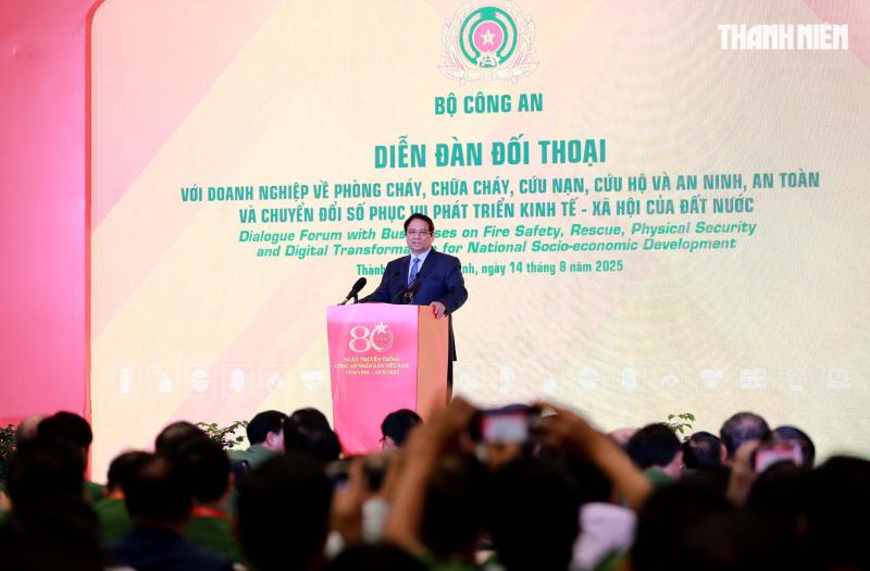 Phải nâng cao kỹ năng cứu nạn cứu hộ cho toàn dân- Ảnh 1. Phải nâng cao kỹ năng cứu nạn cứu hộ cho toàn dân- Ảnh 1.