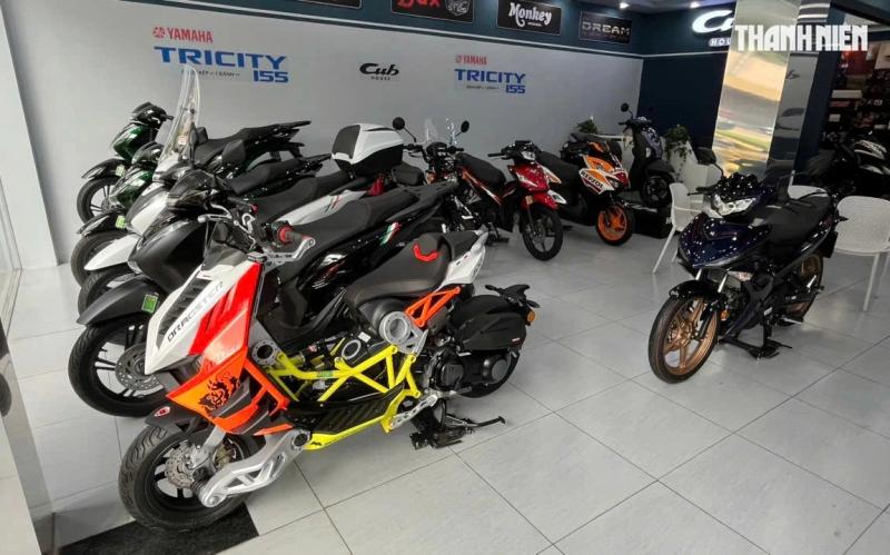 Đối mặt nhiều thách thức, xe máy xăng nhập khẩu vẫn ồ ạt về Việt Nam - Ảnh 1.