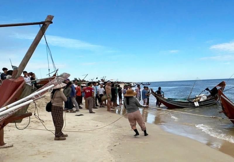 Quảng Trị: Tìm kiếm ngư dân mất tích khi đang đánh bắt hải sản- Ảnh 1. Quảng Trị: Tìm kiếm ngư dân mất tích khi đang đánh bắt hải sản- Ảnh 1.