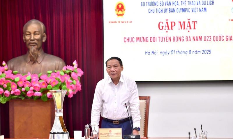 HLV Kim Sang-sik và U.23 Việt Nam được trao tặng Bằng khen của Thủ tướng, Bộ trưởng nói lời xúc động- Ảnh 5. HLV Kim Sang-sik và U.23 Việt Nam được trao tặng Bằng khen của Thủ tướng, Bộ trưởng nói lời xúc động- Ảnh 5.