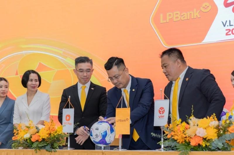 V-League thay logo, thưởng 5 tỉ đồng cho đội vô địch- Ảnh 5. V-League thay logo, thưởng 5 tỉ đồng cho đội vô địch- Ảnh 5.