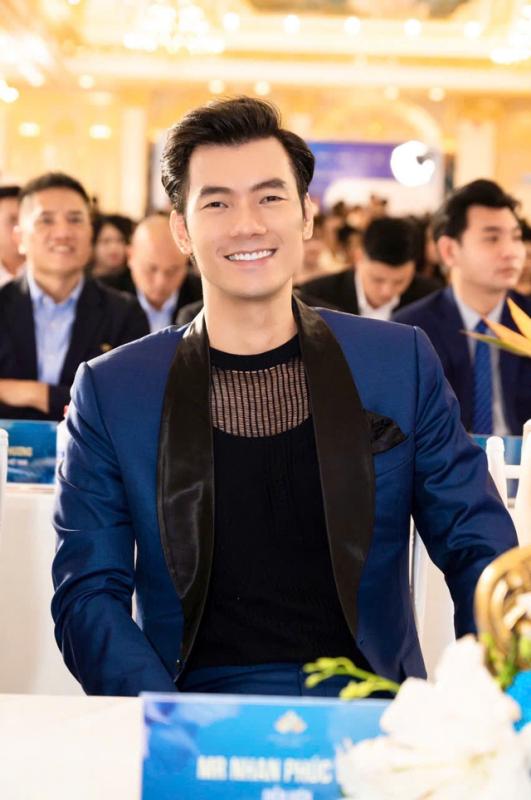 Diễn viên Nhan Phúc Vinh bất ngờ chấm thi nhan sắc- Ảnh 2. Diễn viên Nhan Phúc Vinh bất ngờ chấm thi nhan sắc- Ảnh 2.