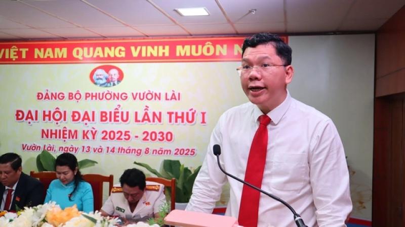TP.HCM: Ông Lâm Hùng Tấn làm Bí thư phường Vườn Lài- Ảnh 4. TP.HCM: Ông Lâm Hùng Tấn làm Bí thư phường Vườn Lài- Ảnh 4.