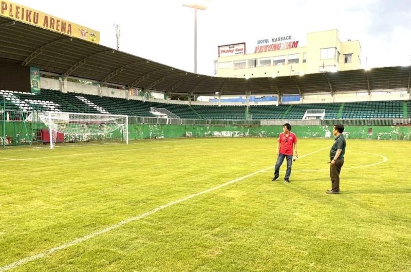 Sân Pleiku đẹp long lanh, VPF khen nức nở: HAGL khoe ‘áo mới’, sẵn sàng chinh chiến V-League- Ảnh 1. Sân Pleiku đẹp long lanh, VPF khen nức nở: HAGL khoe ‘áo mới’, sẵn sàng chinh chiến V-League- Ảnh 1.