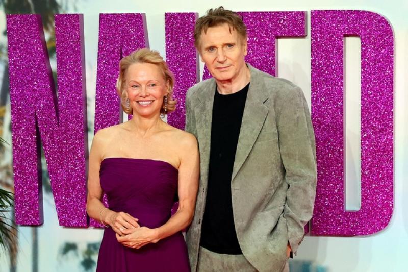 'Bom sex' Pamela Anderson và mối tình mới chớm với 'quái kiệt' Liam Neeson - Ảnh 1.