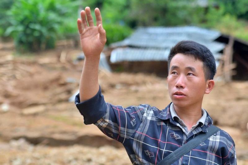 Trưởng bản ở Điện Biên chạy bộ trong đêm mưa, sơ tán giúp 80 người thoát chết- Ảnh 1. Trưởng bản ở Điện Biên chạy bộ trong đêm mưa, sơ tán giúp 80 người thoát chết- Ảnh 1.