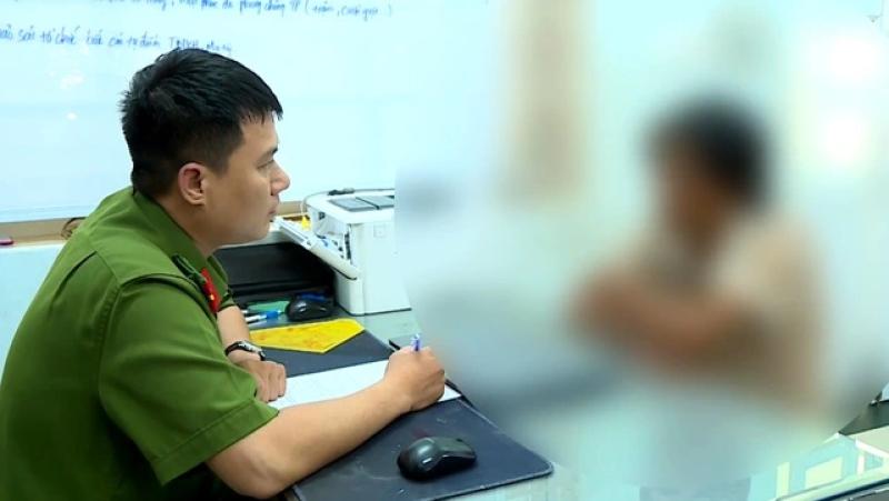 Công an TP.HCM vạch trần tài xế hoang báo bị siết cổ, cướp xe - Ảnh 1.