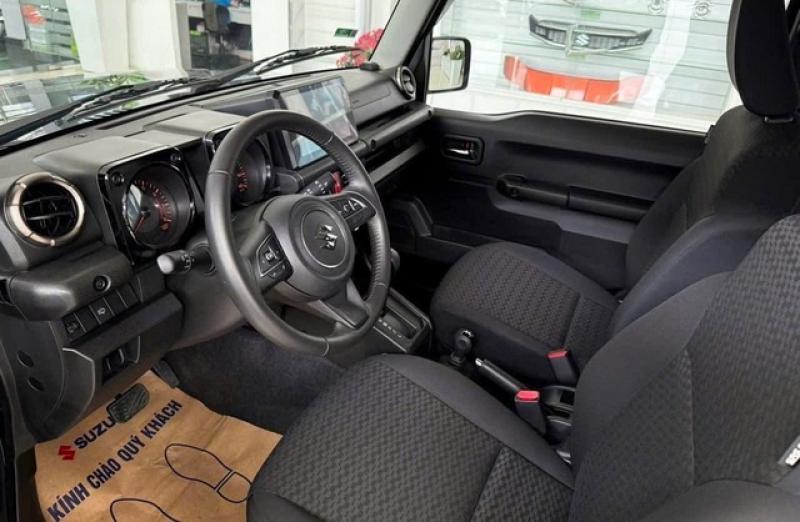 Hết thời ngáo giá, 'xe chơi' Suzuki Jimny giảm mạnh 120 triệu tại đại lý - Ảnh 2.