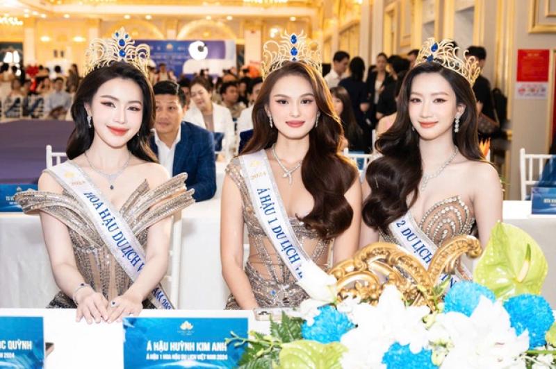 Diễn viên Nhan Phúc Vinh bất ngờ chấm thi nhan sắc- Ảnh 3. Diễn viên Nhan Phúc Vinh bất ngờ chấm thi nhan sắc- Ảnh 3.