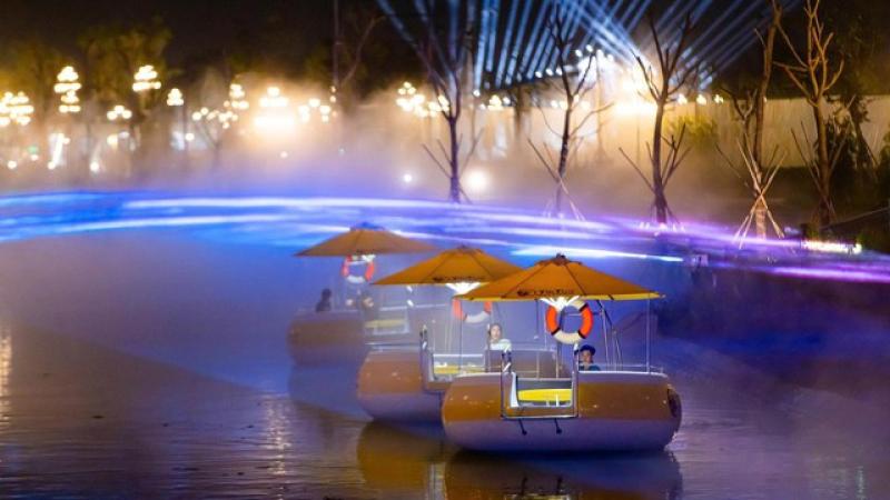 Chiêm ngưỡng vẻ đẹp siêu thực trên Dòng sông Ánh sáng T&T City Millennia - Ảnh 9.