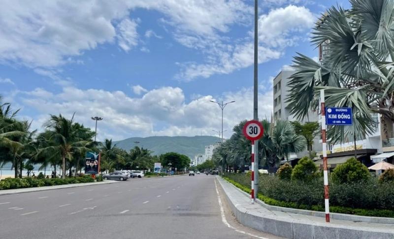 Phố biển Quy Nhơn hạn chế tốc độ 30 km/giờ để phát triển du lịch- Ảnh 2. Phố biển Quy Nhơn hạn chế tốc độ 30 km/giờ để phát triển du lịch- Ảnh 2.
