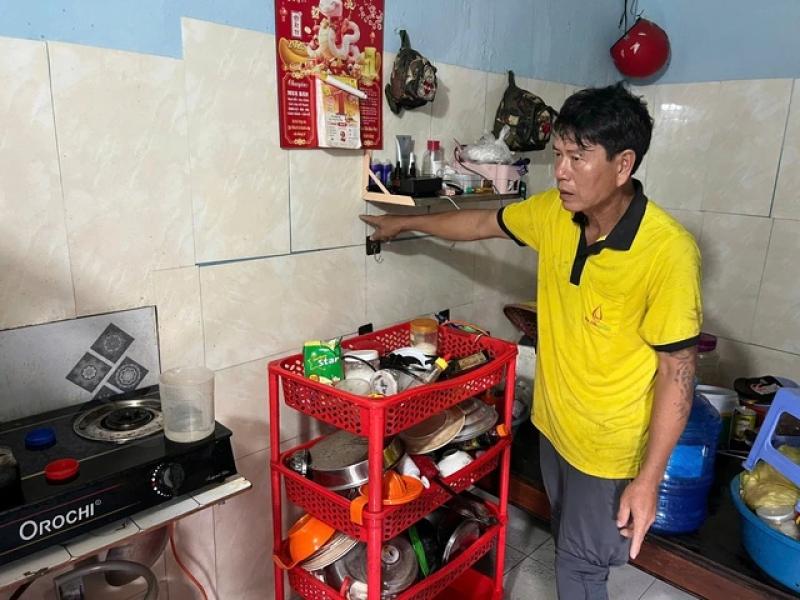 Ngập nhiều dãy trọ ở TP.HCM: 'Nước ào ào như lũ, tháo chạy trong đêm'- Ảnh 1. Ngập nhiều dãy trọ ở TP.HCM: 'Nước ào ào như lũ, tháo chạy trong đêm'- Ảnh 1.